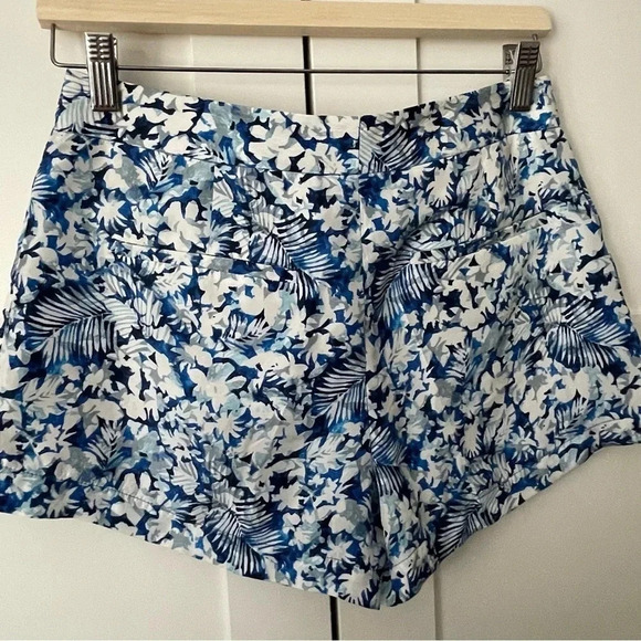 Theory Shorts Palkima Blue White Floral 100% Silk Bermuda Shorts sz 2 Preppy - Picture 3 of 13
